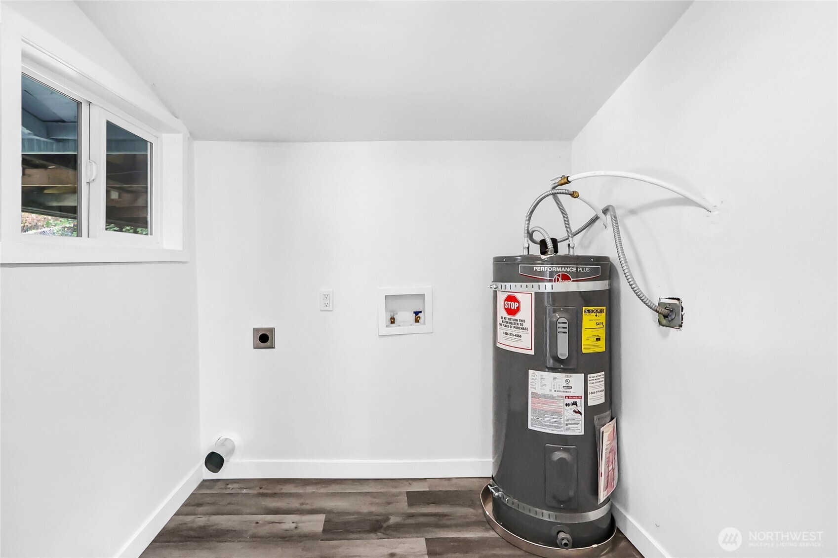 12034 68th Avenue South Seattle, WA 98178 - Photo 17 of 22