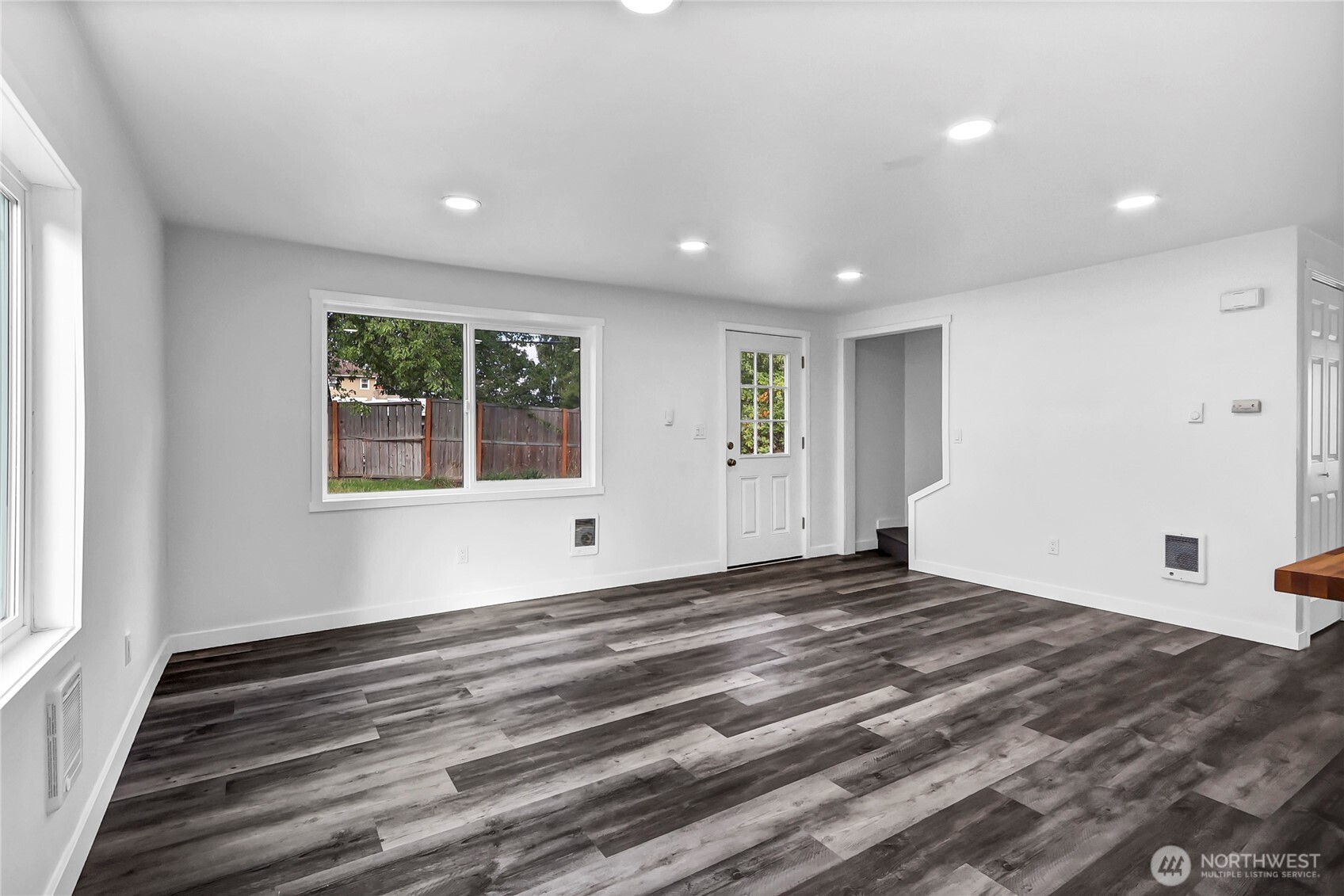 12034 68th Avenue South Seattle, WA 98178 - Photo 9 of 22