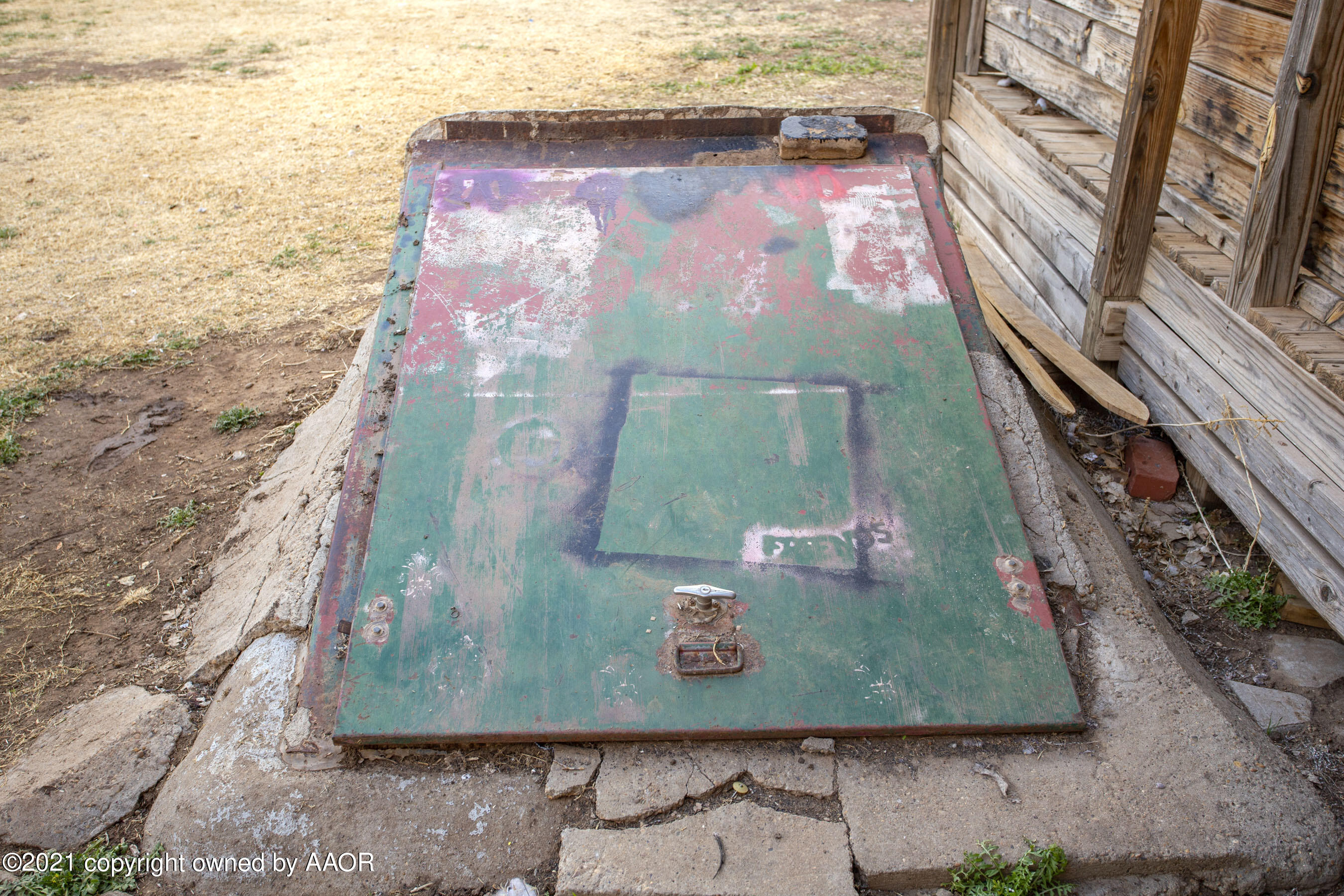 4406 South Lipscomb Street Amarillo, TX 79110 - Photo 23 of 25 Storm shelter