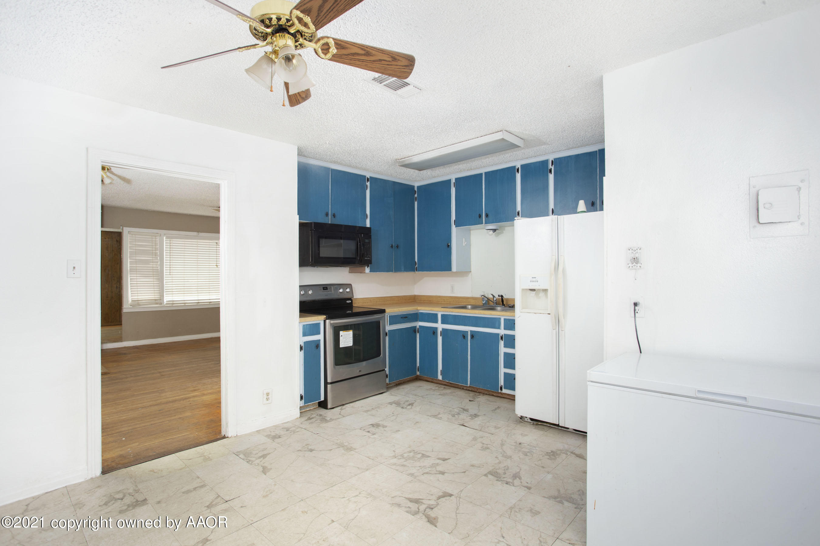 4406 South Lipscomb Street Amarillo, TX 79110 - Photo 9 of 25 Kitchen