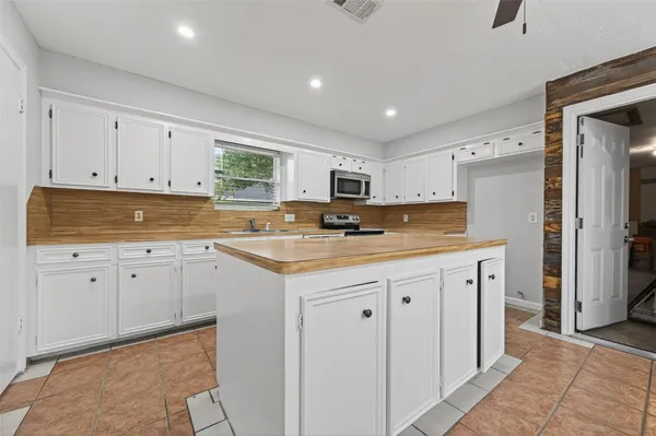 $1,900 | 6102 Crakston Street, Houston, TX 77084