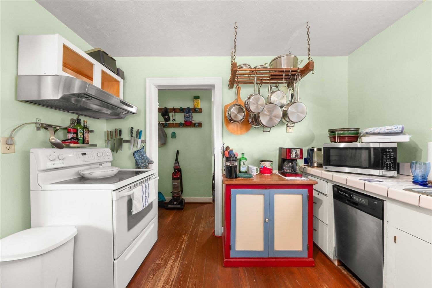 8410 West Valley Road Clayton, WA 99110 - Photo 8 of 45
