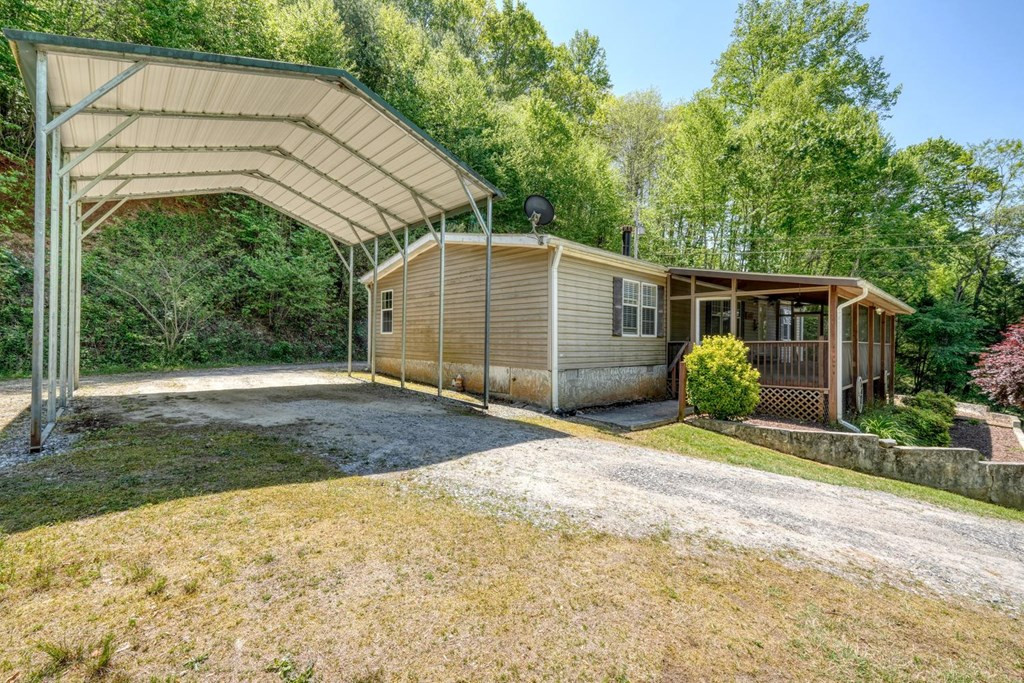 830 Canyon Road Marble, NC 28905 - Photo 14 of 45 Gallery Image 14
