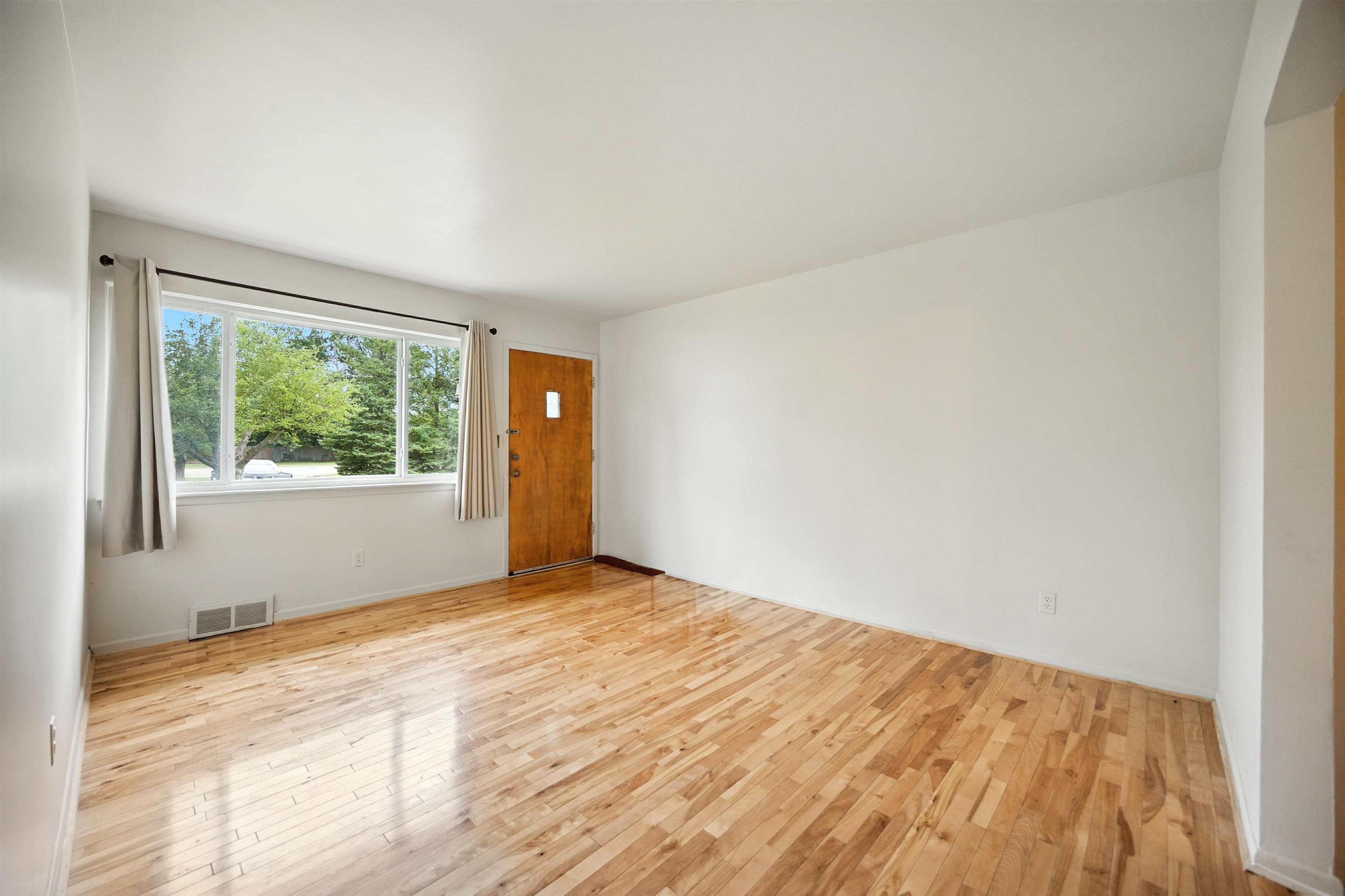 38351 Dequindre Road Troy, MI 48083 - Photo 6 of 25