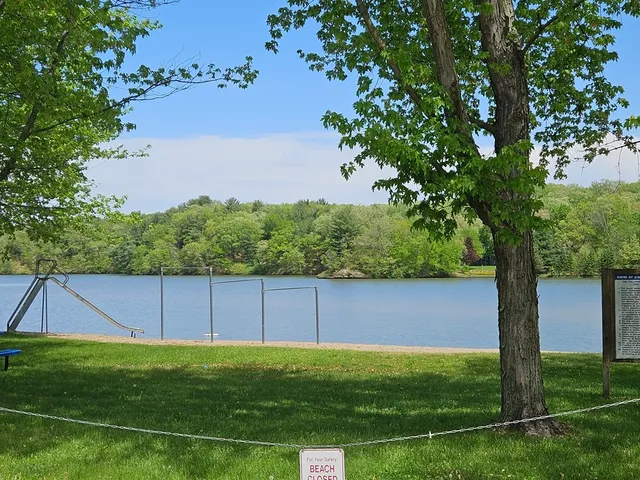 $1,500 | 216 Cuyahoga Drive, Dixon, IL 61021