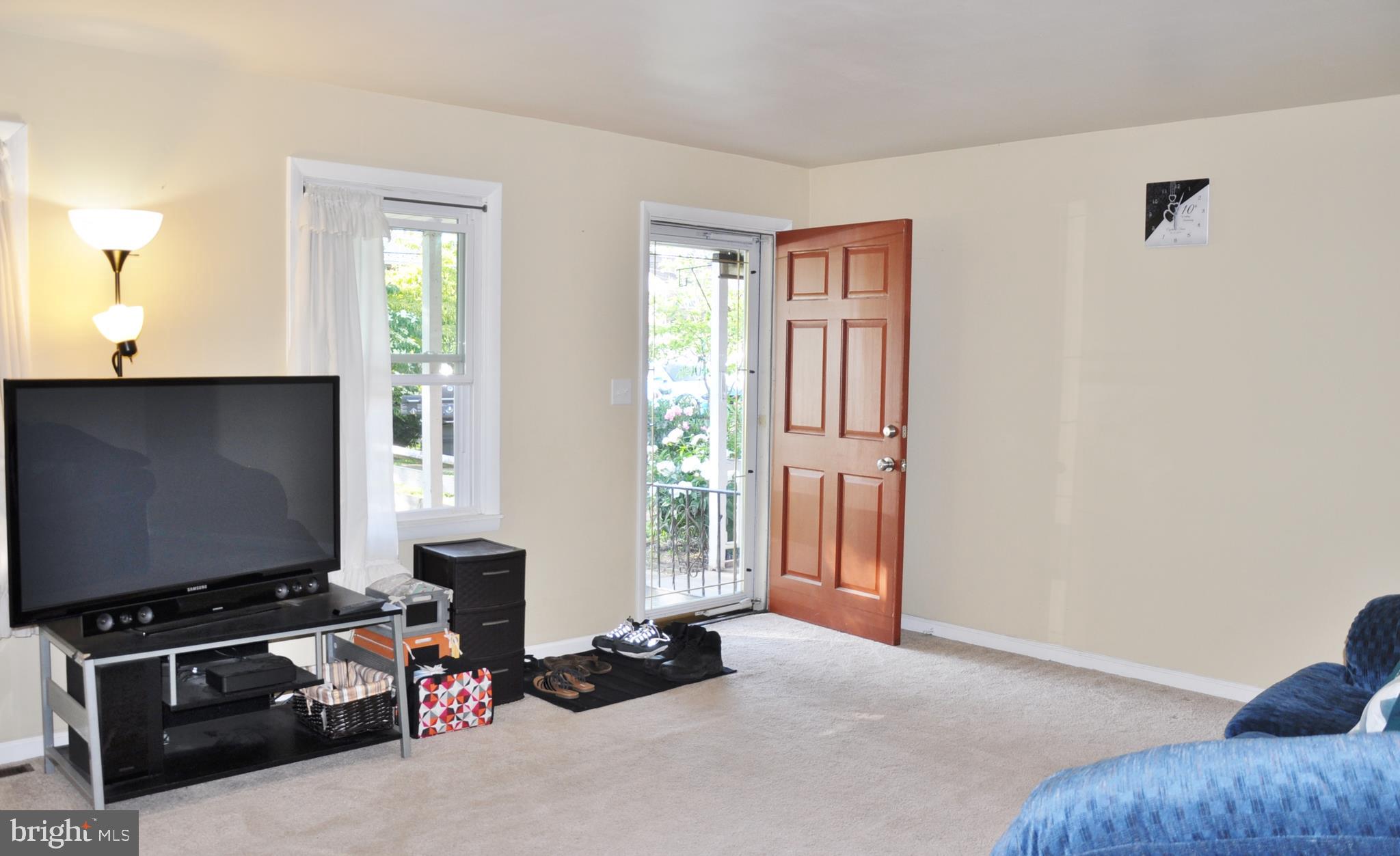 930 Hanover Road York, PA 17408 - Photo 3 of 27