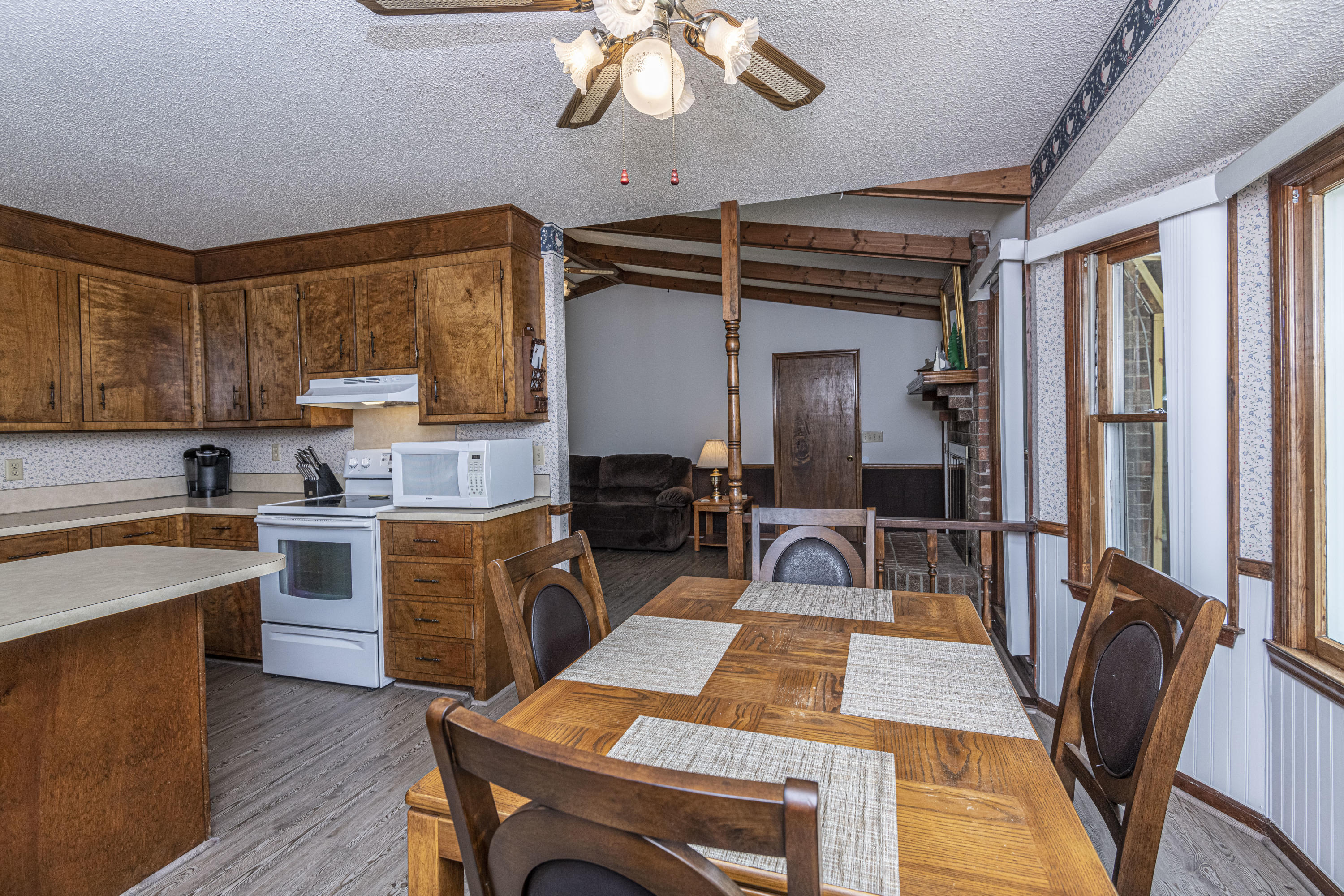 611 Longleaf Road Summerville, SC 29486 - Photo 6 of 17 DSC_6607