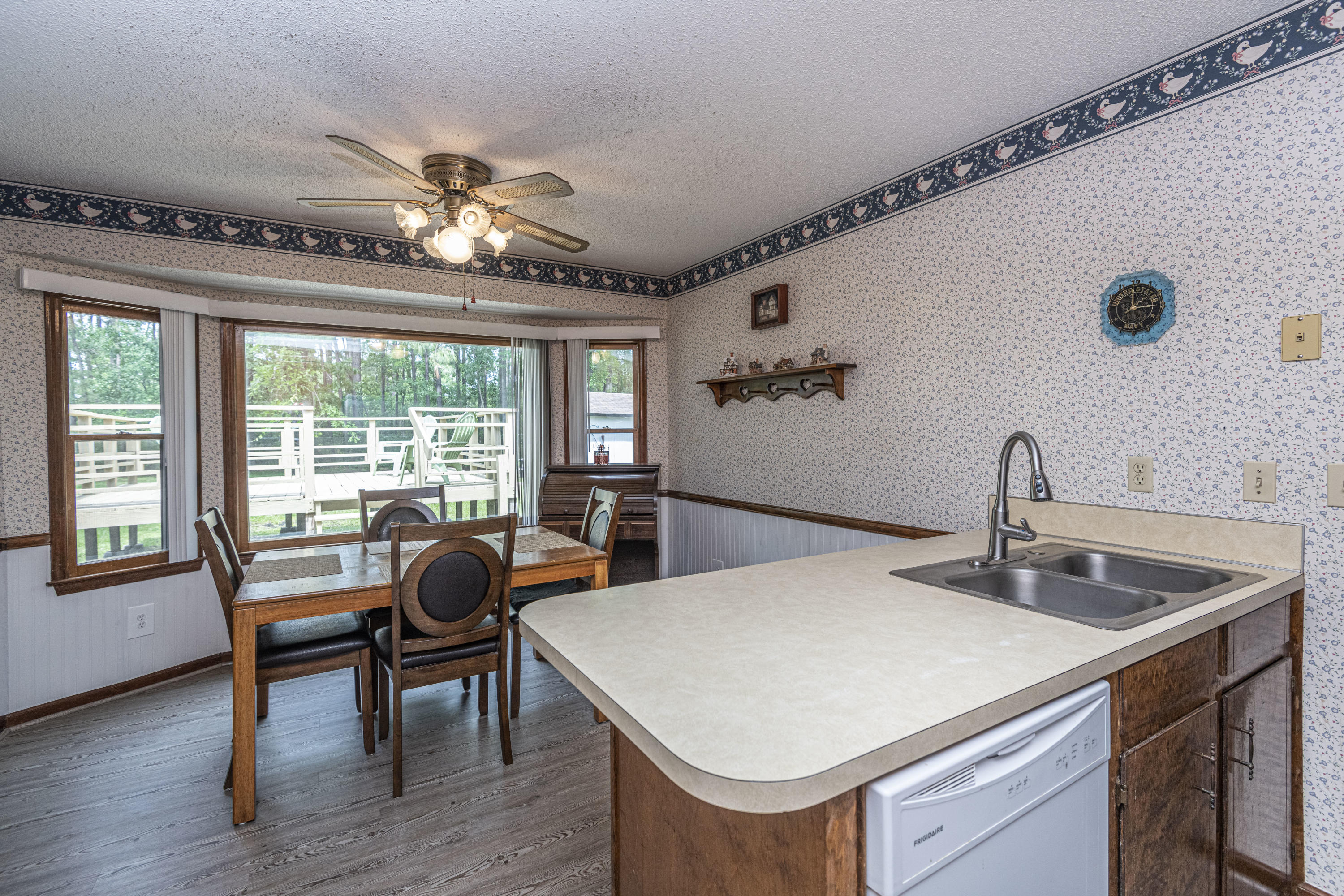 611 Longleaf Road Summerville, SC 29486 - Photo 9 of 17 DSC_6618