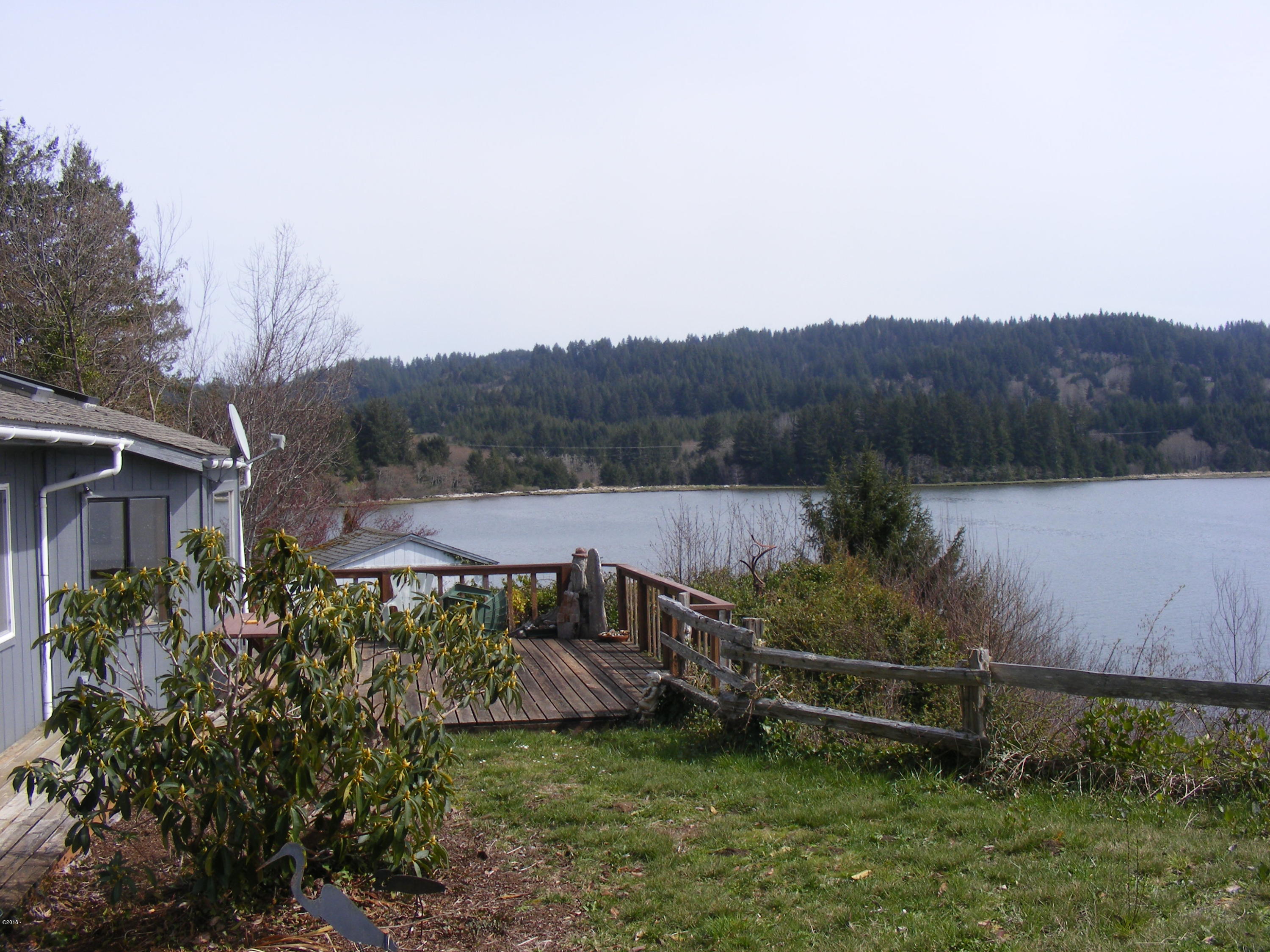 182 North Sheppard Point Road Waldport, OR 97394 - Photo 5 of 17 Exterior