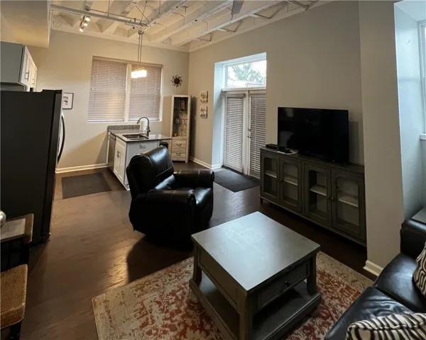 $1,800 | 210-216 North Main Street, Anderson, SC 29621