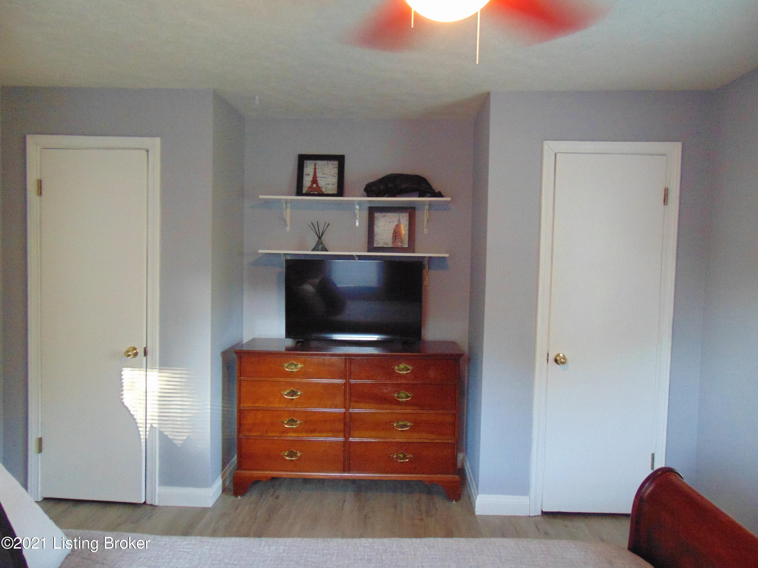 11600 Deering Road Louisville, KY 40272 - Photo 26 of 46 DSC04172