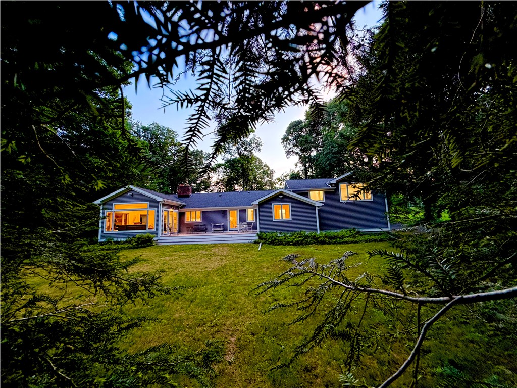 157 Crescent Hill Road Perinton, NY 14534 - Photo 36 of 47 BEAUTIFUL EVENING LIGHTING