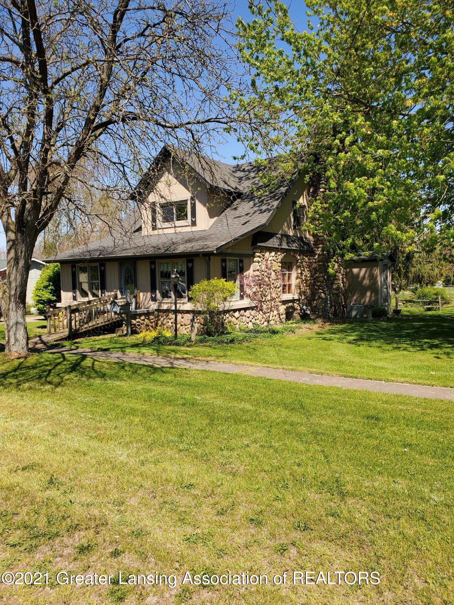 124 Cook Street Maple Rapids, MI 48853 - Photo 3 of 35 Home