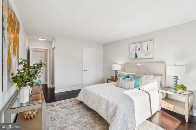 $450,000 | 8340 Greensboro Drive, Unit 618, McLean, VA 22102