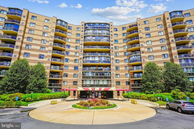 $450,000 | 8340 Greensboro Drive, Unit 618, McLean, VA 22102