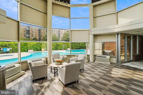 $450,000 | 8340 Greensboro Drive, Unit 618, McLean, VA 22102