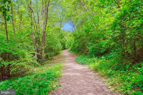 $450,000 | 8340 Greensboro Drive, Unit 618, McLean, VA 22102