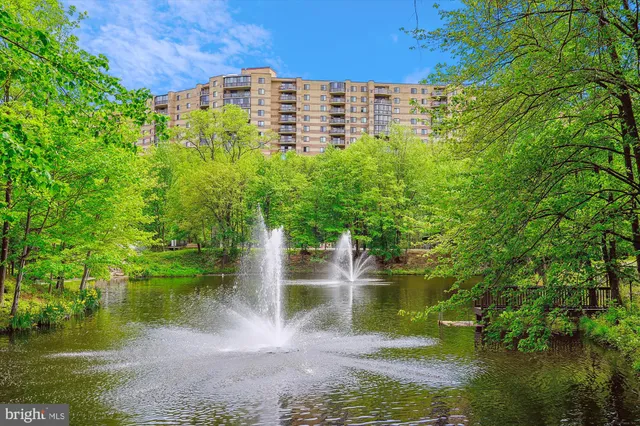 $450,000 | 8340 Greensboro Drive, Unit 618, McLean, VA 22102