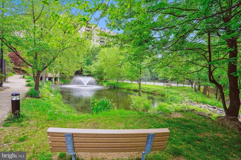 $450,000 | 8340 Greensboro Drive, Unit 618, McLean, VA 22102