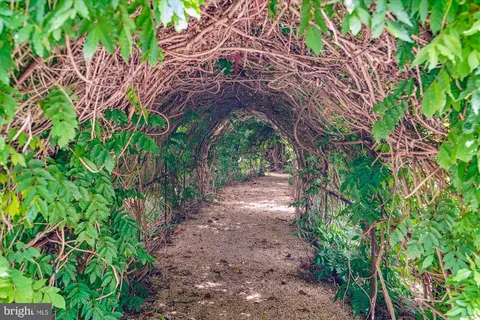 $450,000 | 8340 Greensboro Drive, Unit 618, McLean, VA 22102