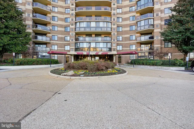$450,000 | 8340 Greensboro Drive, Unit 618, McLean, VA 22102
