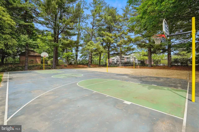 $450,000 | 8340 Greensboro Drive, Unit 618, McLean, VA 22102