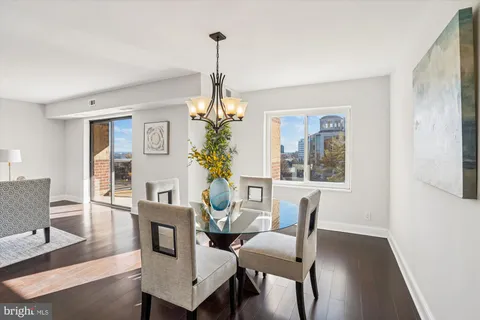 $450,000 | 8340 Greensboro Drive, Unit 618, McLean, VA 22102