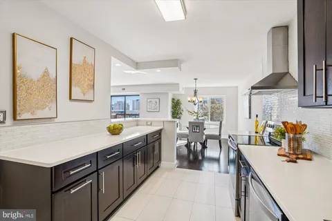 $450,000 | 8340 Greensboro Drive, Unit 618, McLean, VA 22102