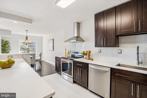 $450,000 | 8340 Greensboro Drive, Unit 618, McLean, VA 22102