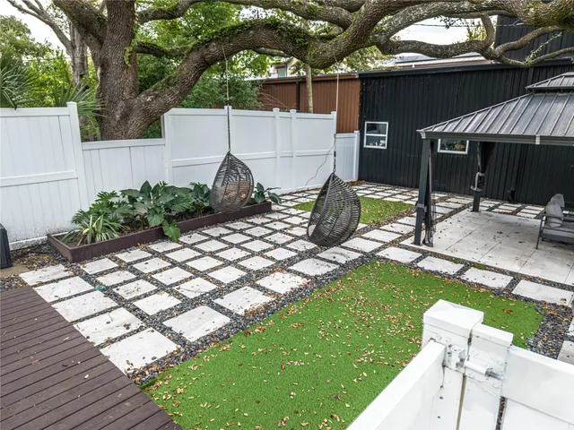 $2,400 | 315 West 9th Street, Houston, TX 77008