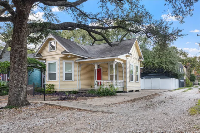 $2,400 | 315 West 9th Street, Houston, TX 77008