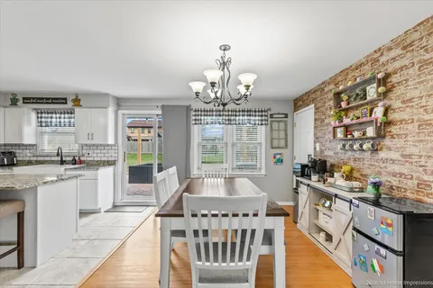 $349,900 | 8836 West 93rd Place, Hickory Hills, IL 60457