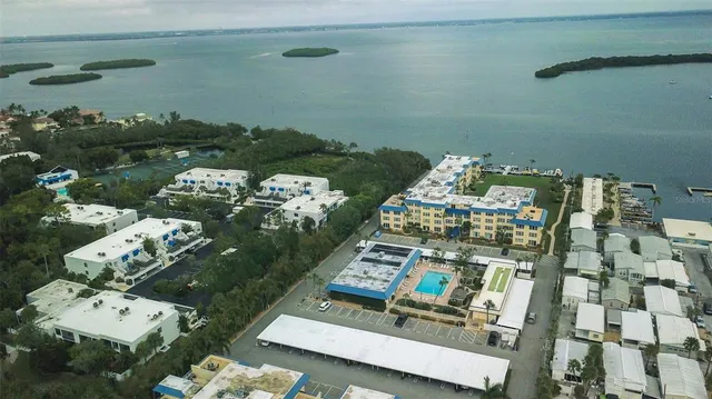 $7,000 | 3804 Gulf Of Mexico Drive, Unit B307, Longboat Key, FL 34228