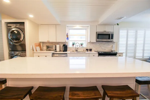 $7,000 | 3804 Gulf Of Mexico Drive, Unit B307, Longboat Key, FL 34228