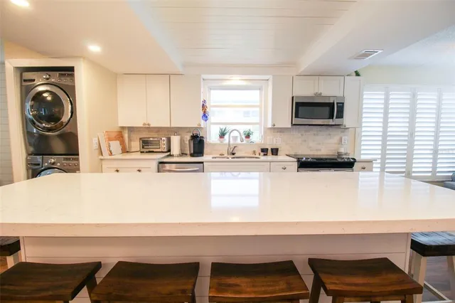 $7,000 | 3804 Gulf Of Mexico Drive, Unit B307, Longboat Key, FL 34228