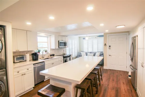 $7,000 | 3804 Gulf Of Mexico Drive, Unit B307, Longboat Key, FL 34228
