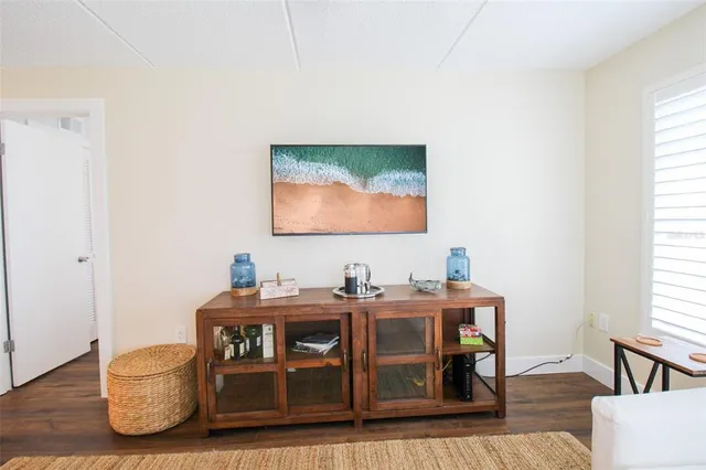 $7,000 | 3804 Gulf Of Mexico Drive, Unit B307, Longboat Key, FL 34228