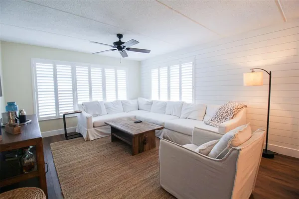 $7,000 | 3804 Gulf Of Mexico Drive, Unit B307, Longboat Key, FL 34228
