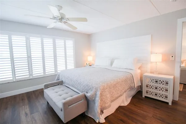 $7,000 | 3804 Gulf Of Mexico Drive, Unit B307, Longboat Key, FL 34228