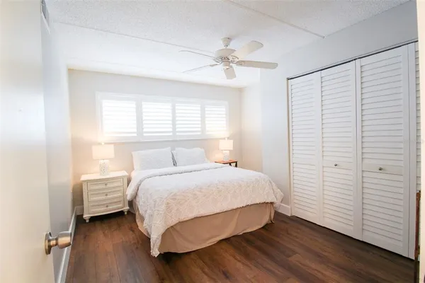 $7,000 | 3804 Gulf Of Mexico Drive, Unit B307, Longboat Key, FL 34228