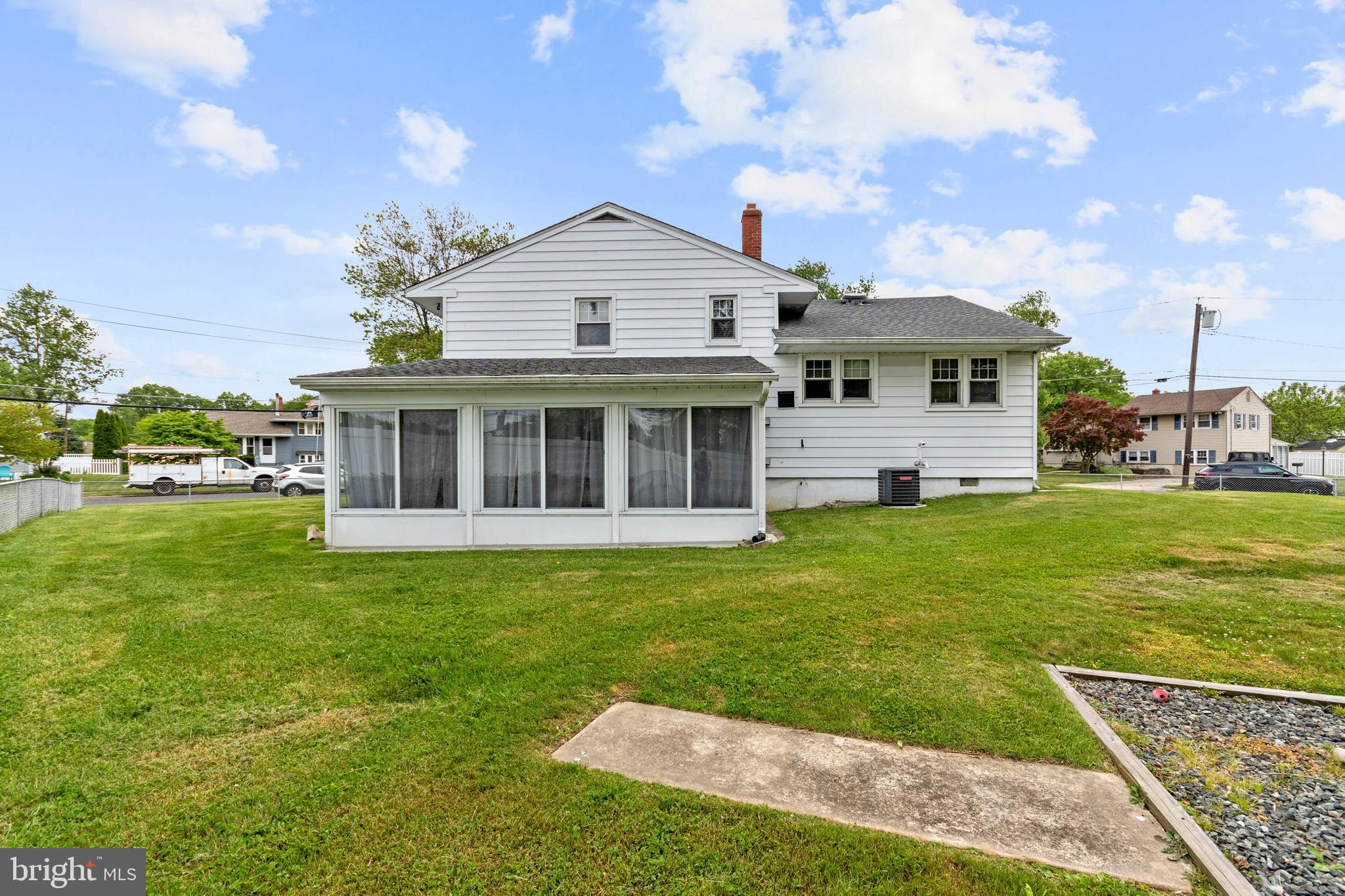 9 Trinity Place Barrington, NJ 08007 - Photo 6 of 27