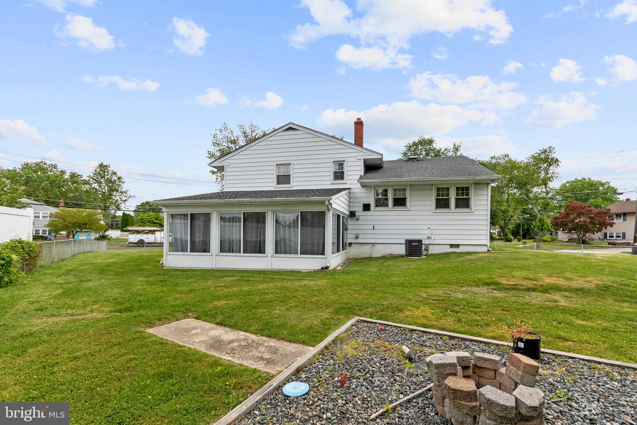 9 Trinity Place Barrington, NJ 08007 - Photo 7 of 27