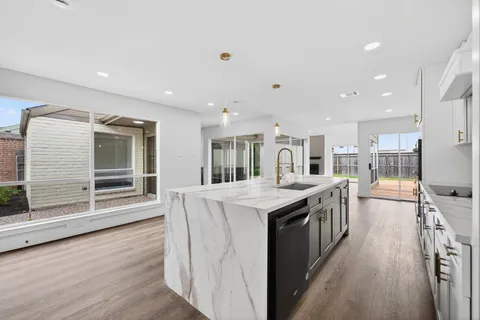$419,000 | 2218 Ashford Hollow Lane, Houston, TX 77077