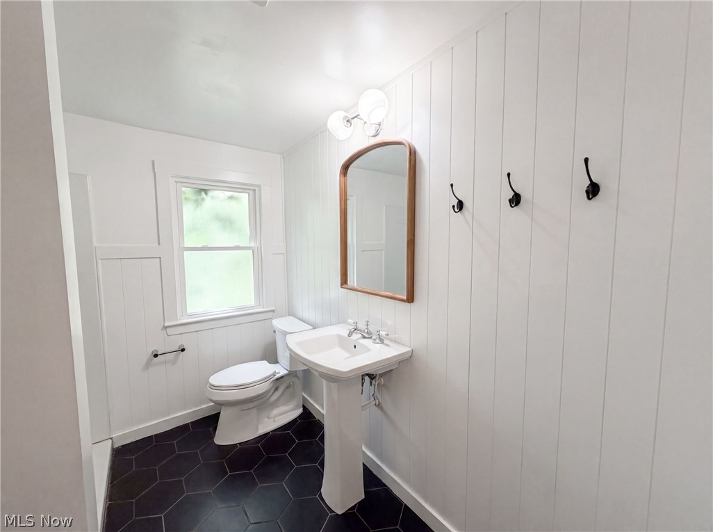 1384 Ford Road Cleveland, OH 44124 - Photo 15 of 22 Gallery Image 15
