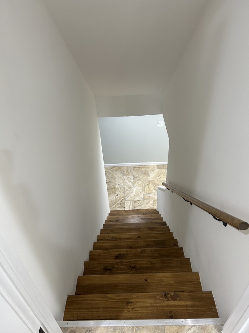 Undisclosed Address Naperville, IL 60563 - Photo 34 of 43 a view of entryway