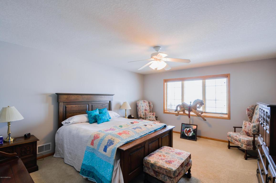 3018 21st Street Northeast Rochester, MN 55906 - Photo 12 of 18