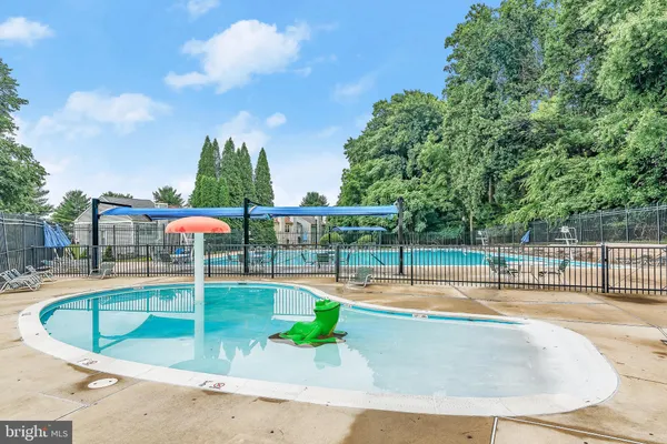 $287,000 | 2610 Camelback Lane, Unit 9, Silver Spring, MD 20906