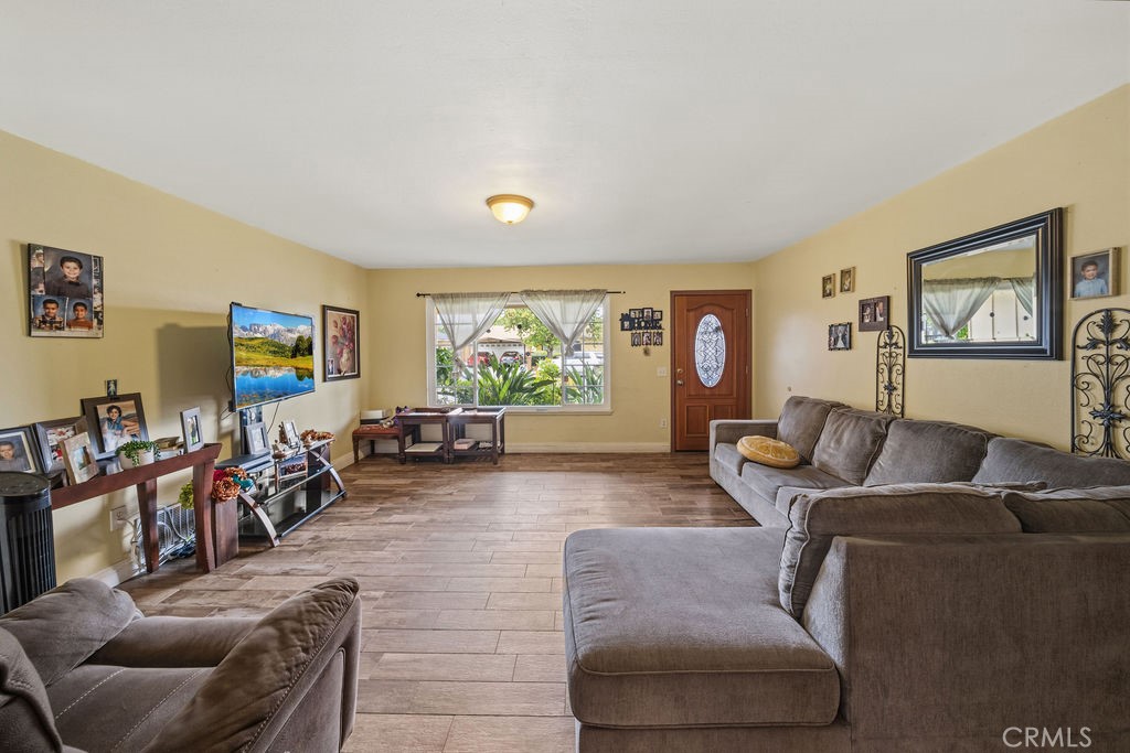 4660 Marathon Place Riverside, CA 92505 - Photo 4 of 22