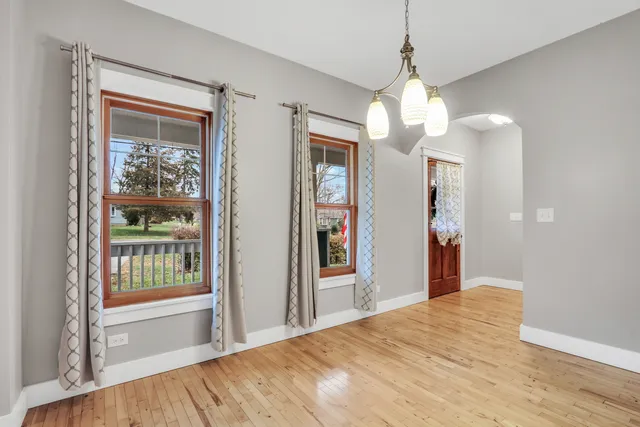 $415,000 | 350 South Alleghany Road, Grayslake, IL 60030