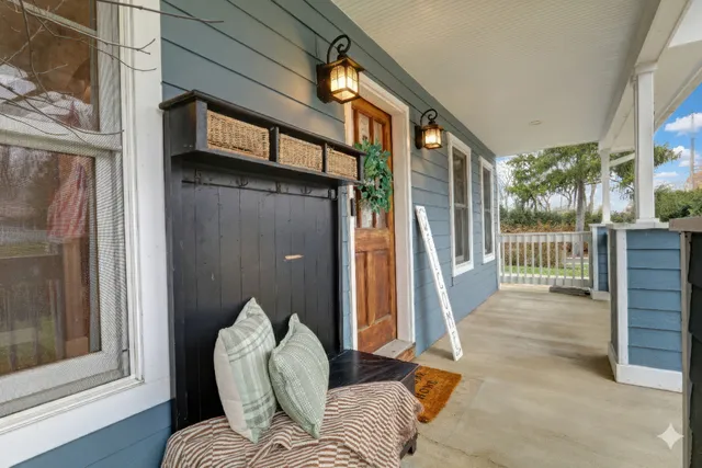 $415,000 | 350 South Alleghany Road, Grayslake, IL 60030